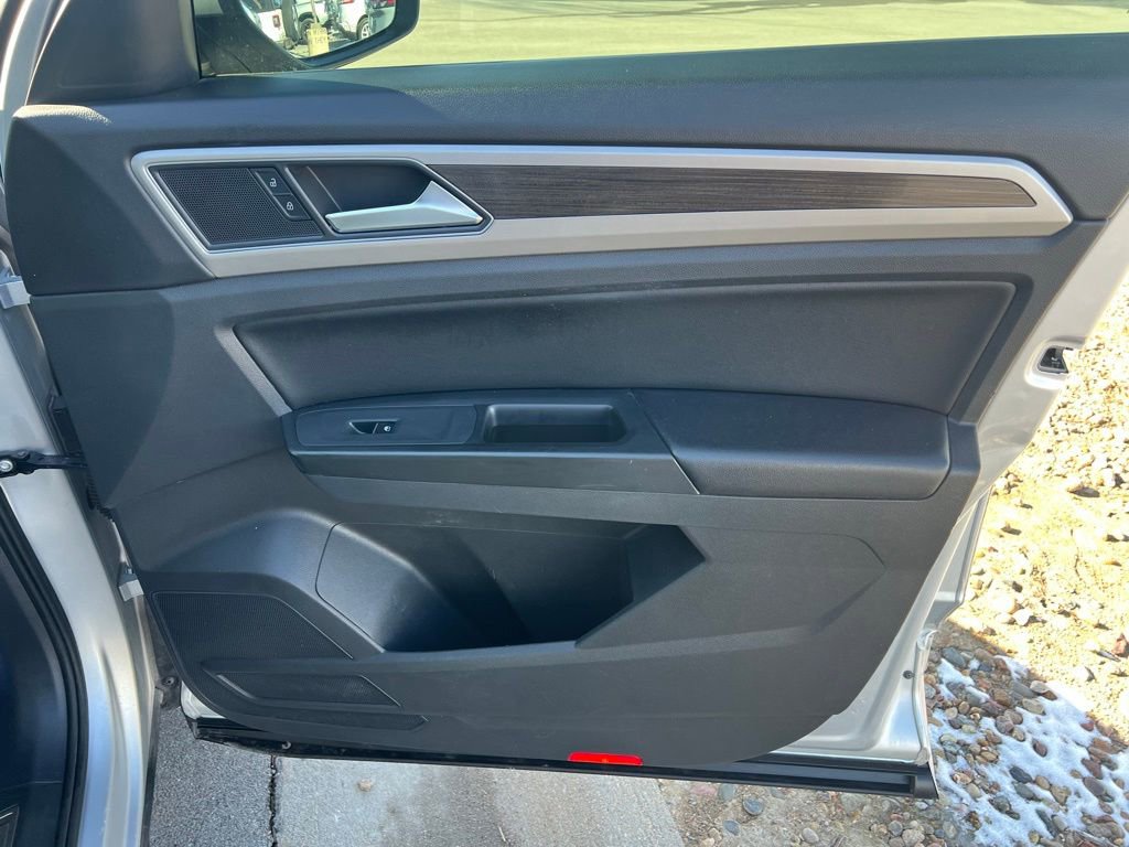 Used 2018 Volkswagen Atlas SEL w/ R-Line Package image 26
