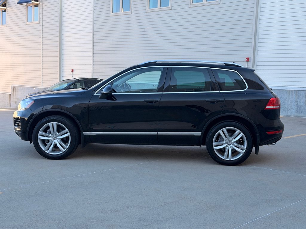 Used 2013 Volkswagen Touareg TDI AWD/4WD image 5