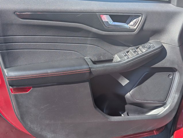 Used 2025 Ford Escape ST-Line Select AWD/4WD image 6