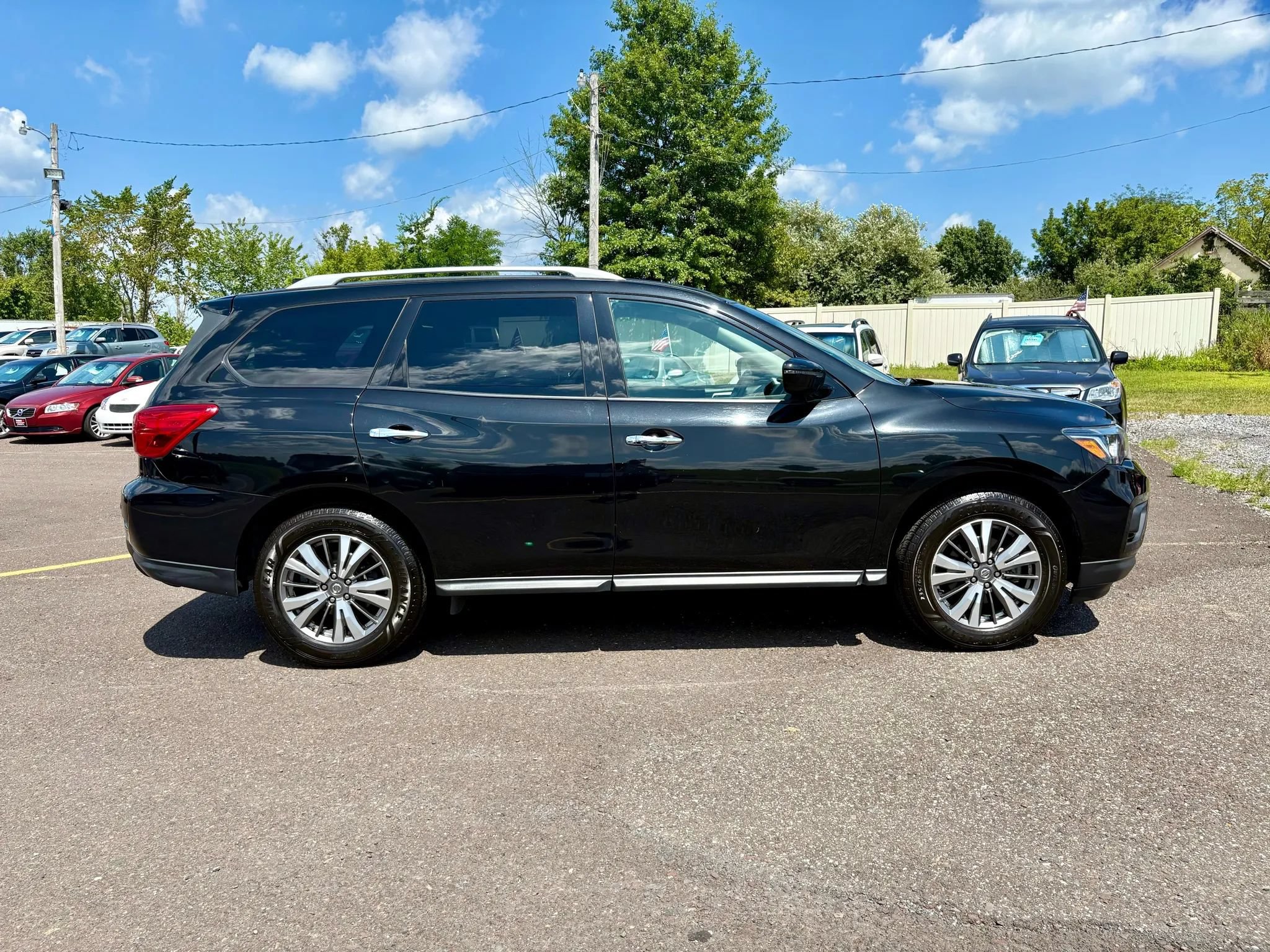Used 2019 Nissan Pathfinder SV AWD/4WD image 6