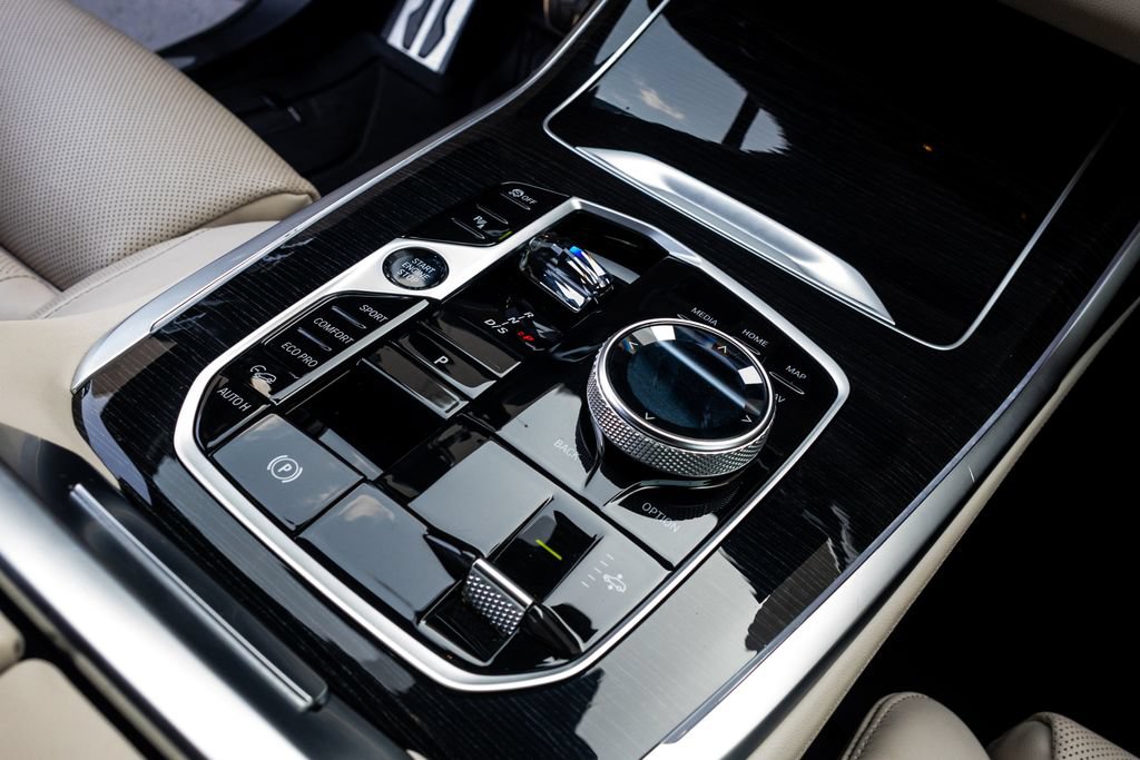 Used 2024 BMW X7 M60i w/ Executive Package AWD/4WD image 35