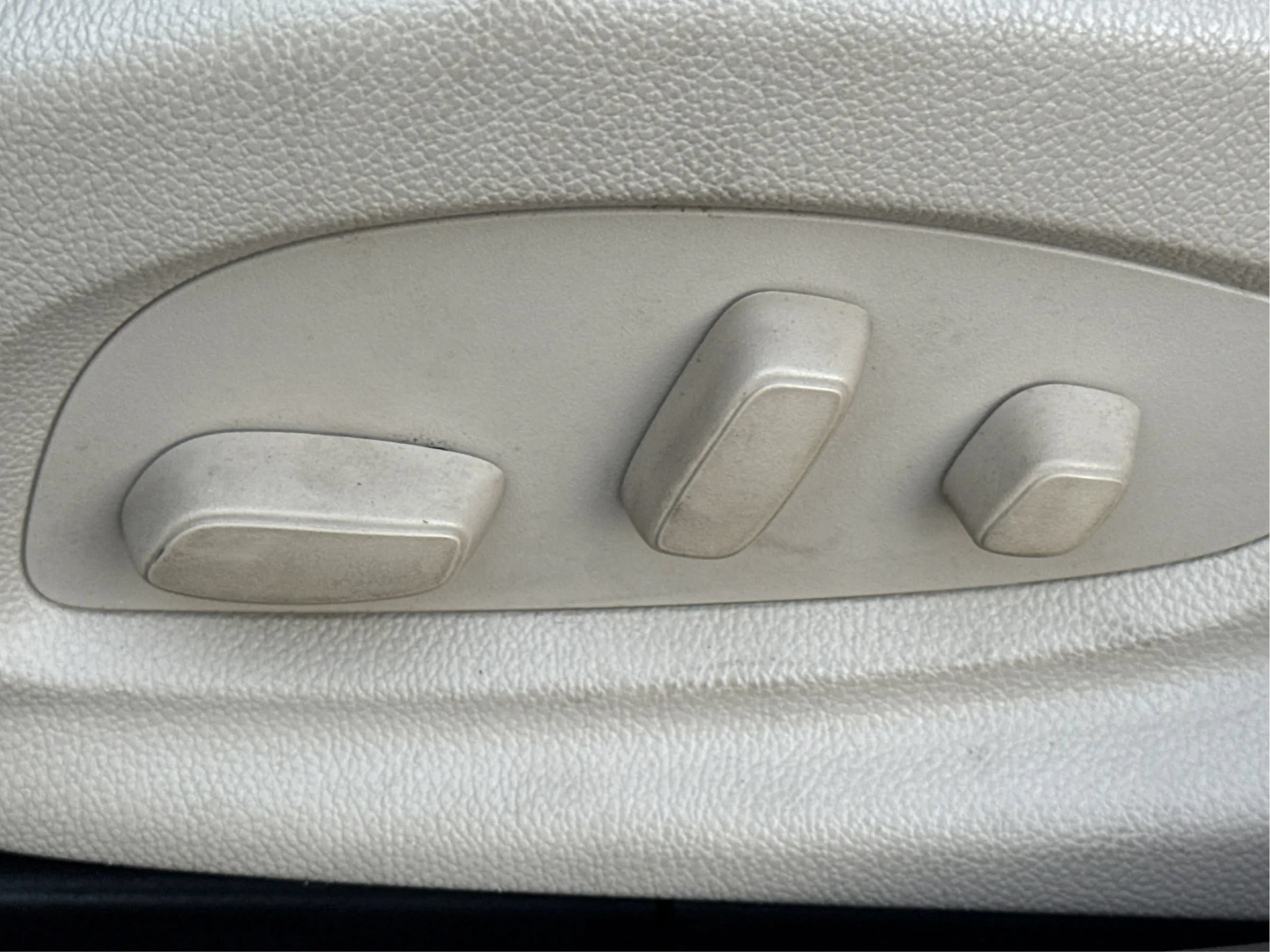 Used 2015 Buick LaCrosse Leather FWD image 48