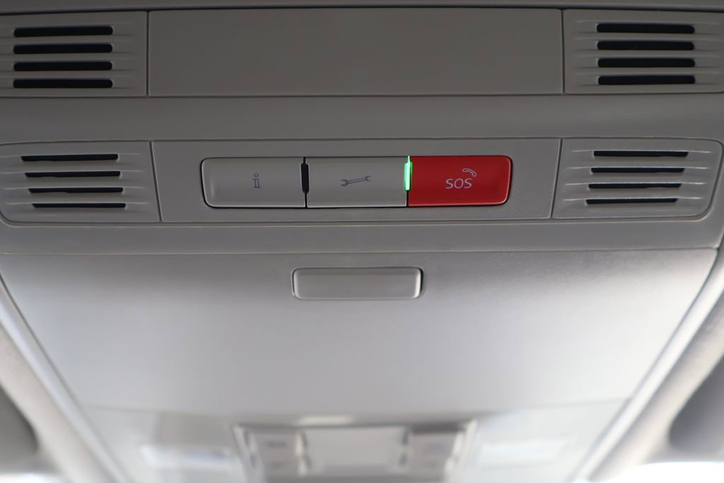 Used 2024 Volkswagen Tiguan Wolfsburg Edition image 36