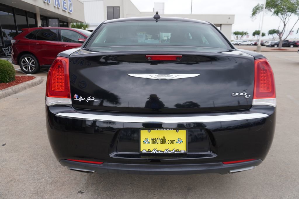 Used 2016 Chrysler 300 C RWD image 5