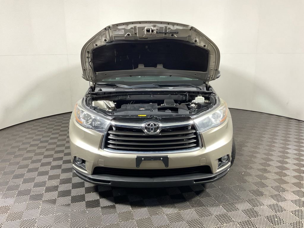 Used 2016 Toyota Highlander XLE image 9