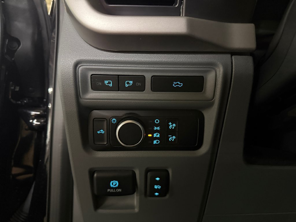 Used 2023 Ford F150 Lightning XLT AWD/4WD image 15