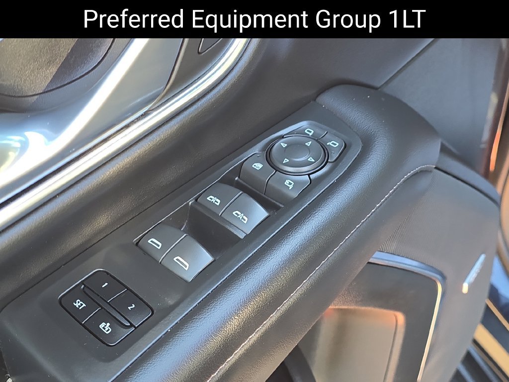 Used 2022 Chevrolet Tahoe LT w/ Luxury Package AWD/4WD image 11