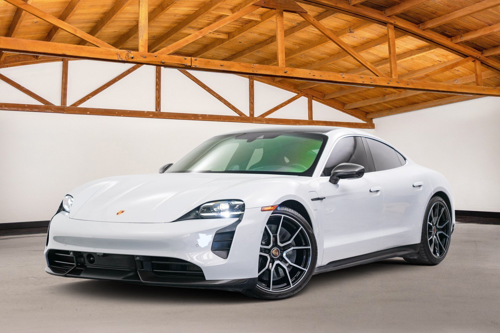 Used 2022 Porsche Taycan Turbo S AWD/4WD video 1