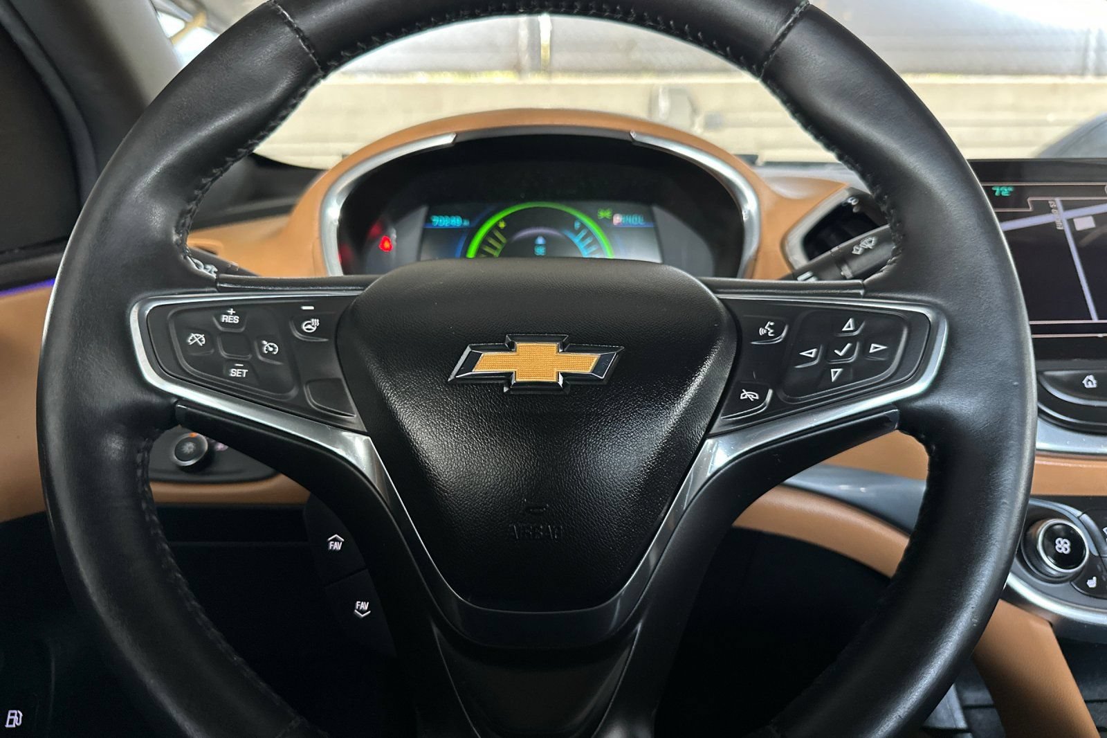 Used 2017 Chevrolet Volt Premier FWD image 25
