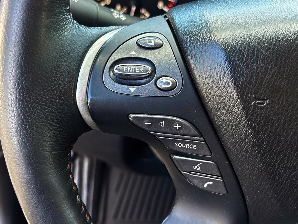 Used 2019 Nissan Pathfinder SL AWD/4WD image 14