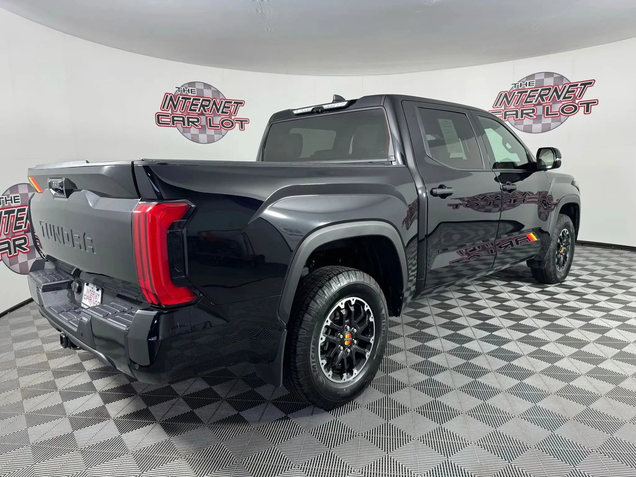Used 2025 Toyota Tundra Platinum image 7