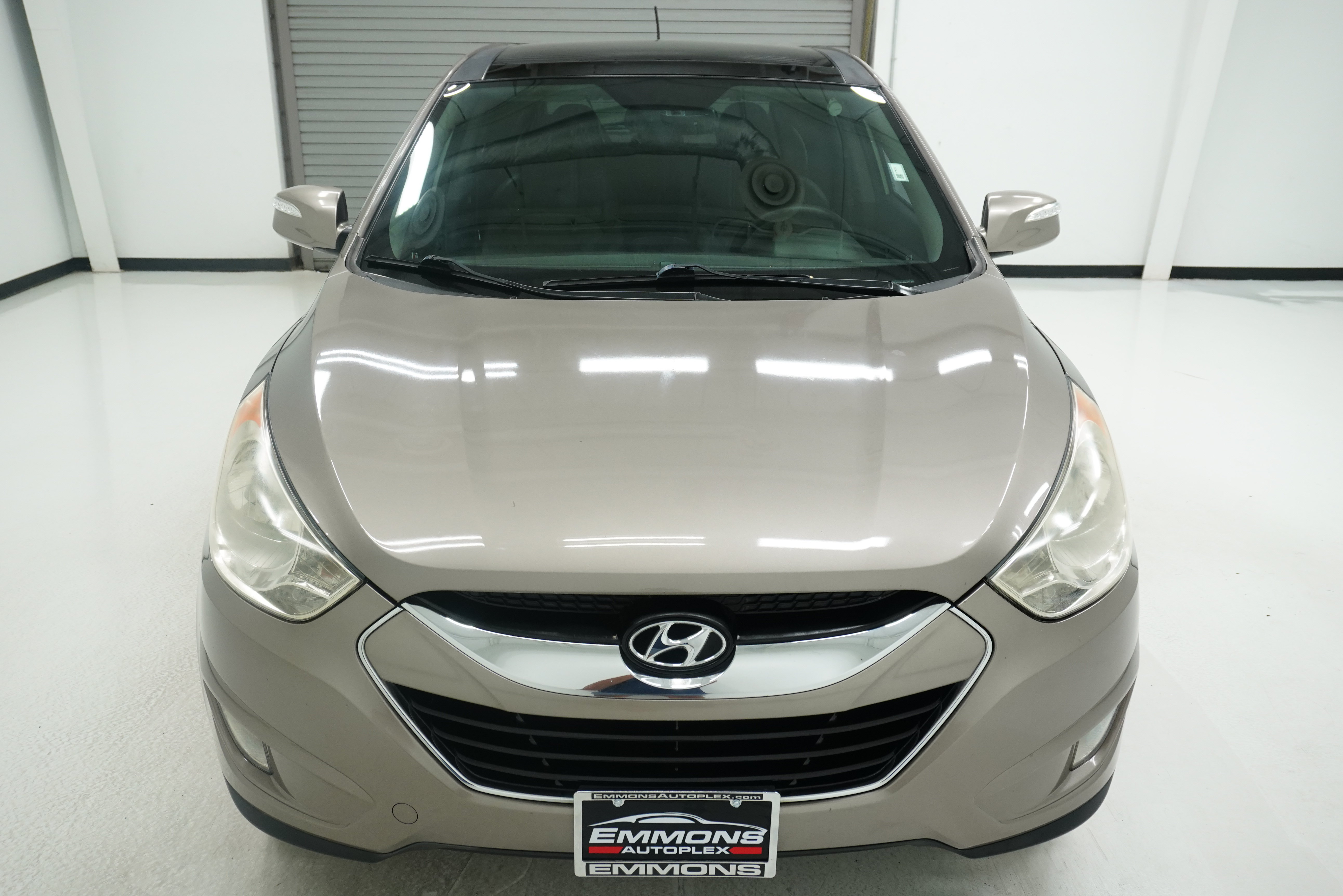 Used 2012 Hyundai Tucson Limited w/ Premium Pkg FWD image 2