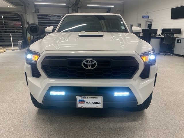 Used 2024 Toyota Tacoma TRD Sport image 2