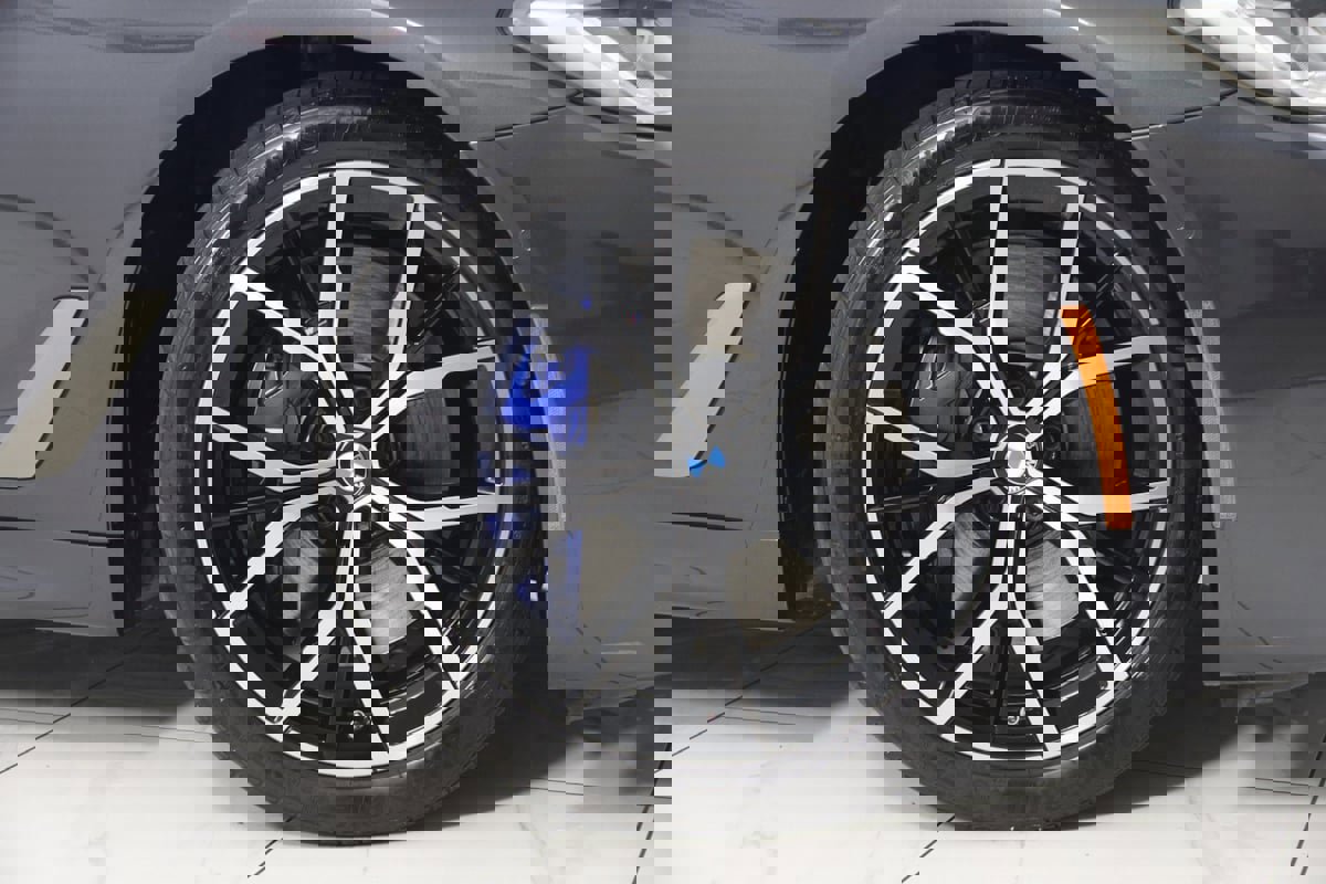 Used 2023 BMW M550i xDrive image 17