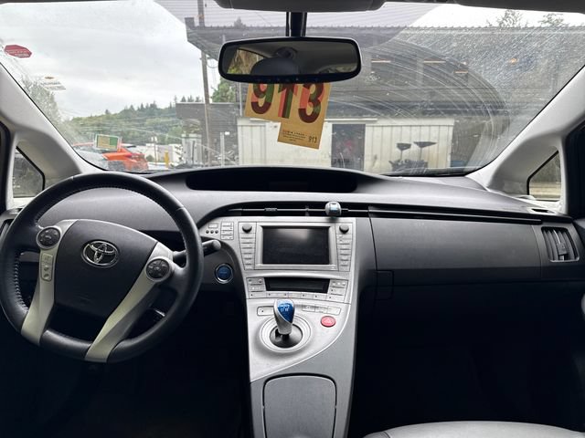 Used 2015 Toyota Prius Four w/ Deluxe Solar Roof Package FWD image 10
