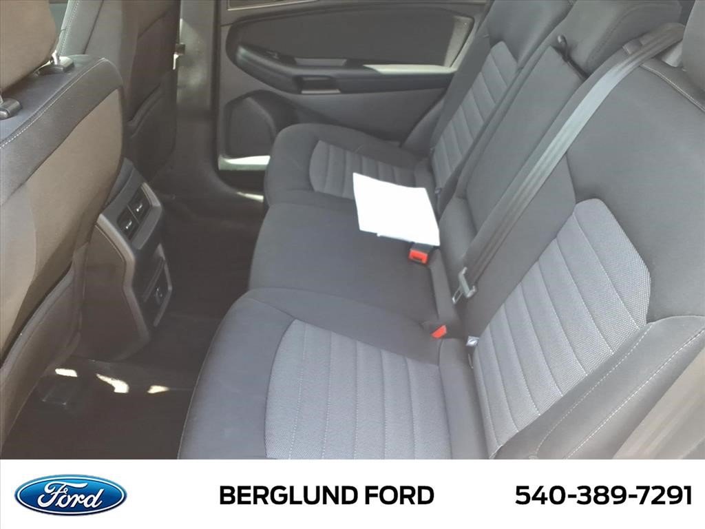 Used 2016 Ford Edge SE AWD/4WD image 12