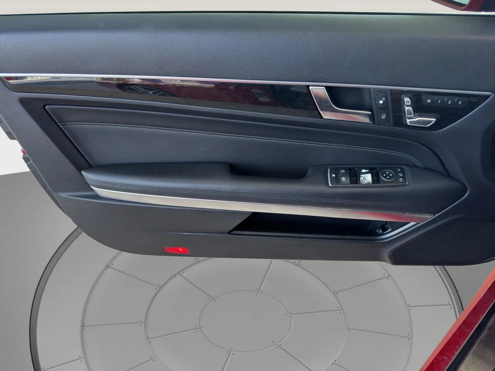 Used 2015 Mercedes-Benz E 550 Coupe w/ Premium 1 Package image 12