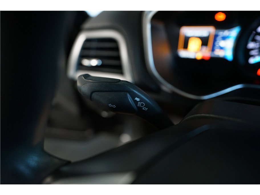 Used 2016 Ford Fusion SE image 23