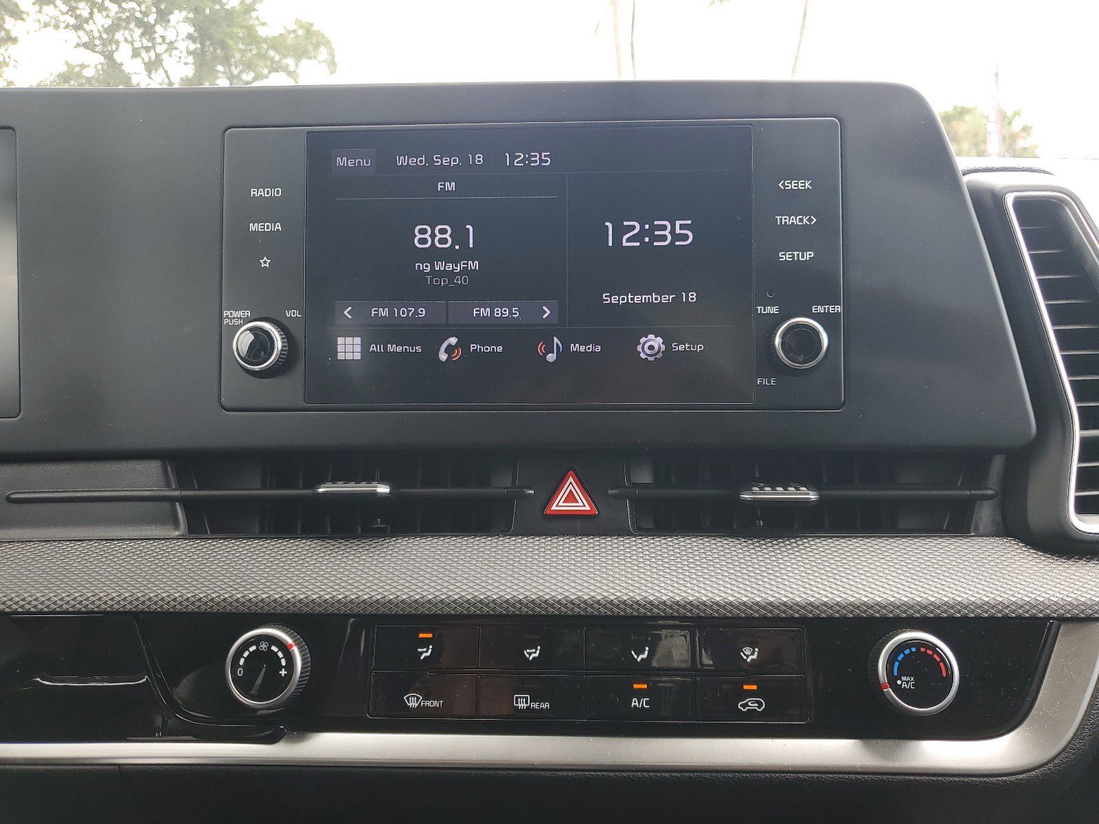 Used 2023 Kia Sportage LX image 23