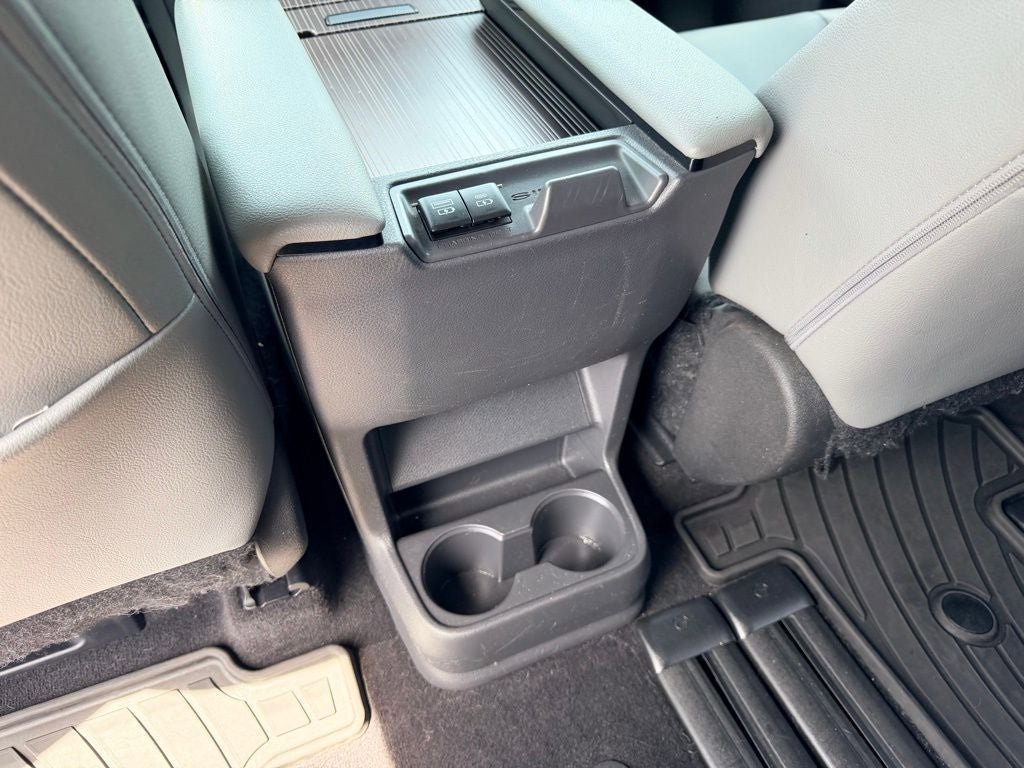 Used 2023 Toyota Sienna XLE image 20