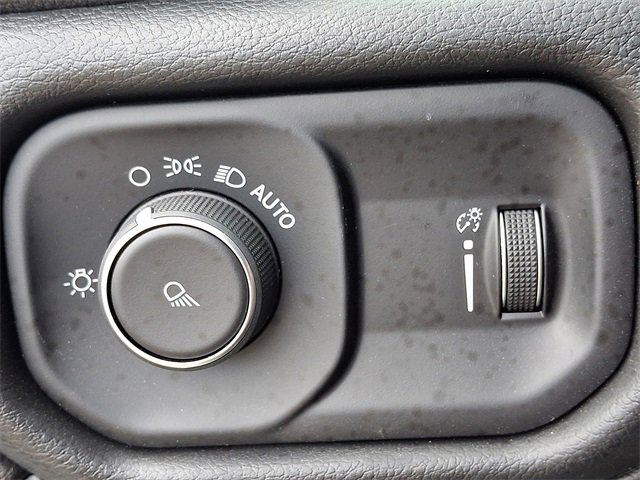 Used 2024 RAM 2500 Tradesman w/ Chrome Appearance Group image 24