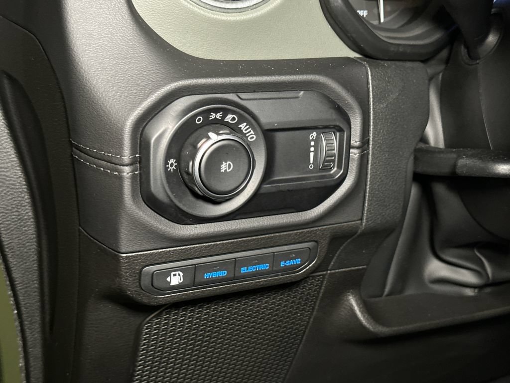 Used 2024 Jeep Wrangler High Altitude AWD/4WD image 20
