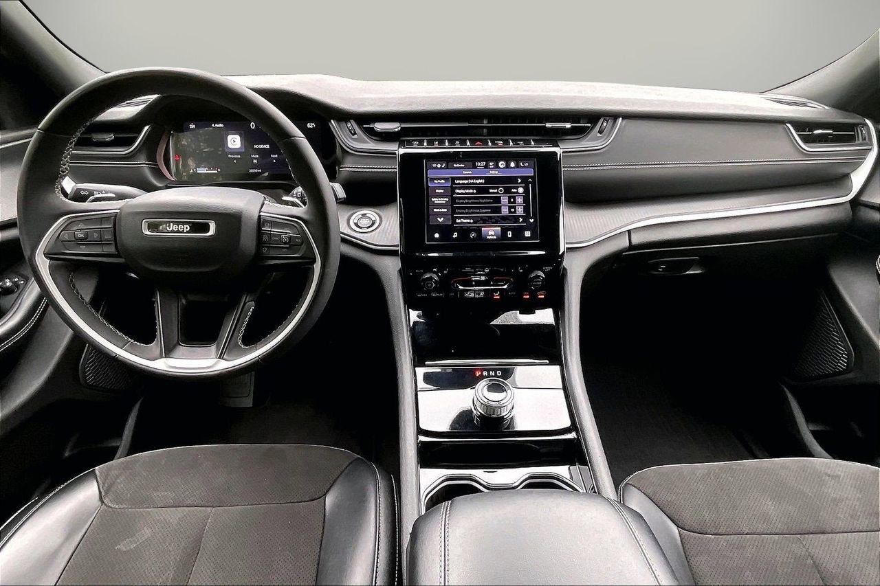 Certified 2023 Jeep Grand Cherokee Altitude AWD/4WD image 15