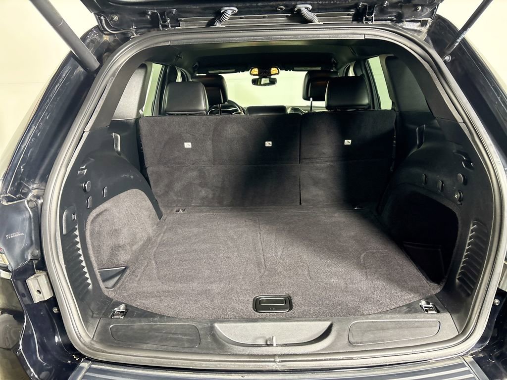 Used 2020 Jeep Grand Cherokee Altitude image 21