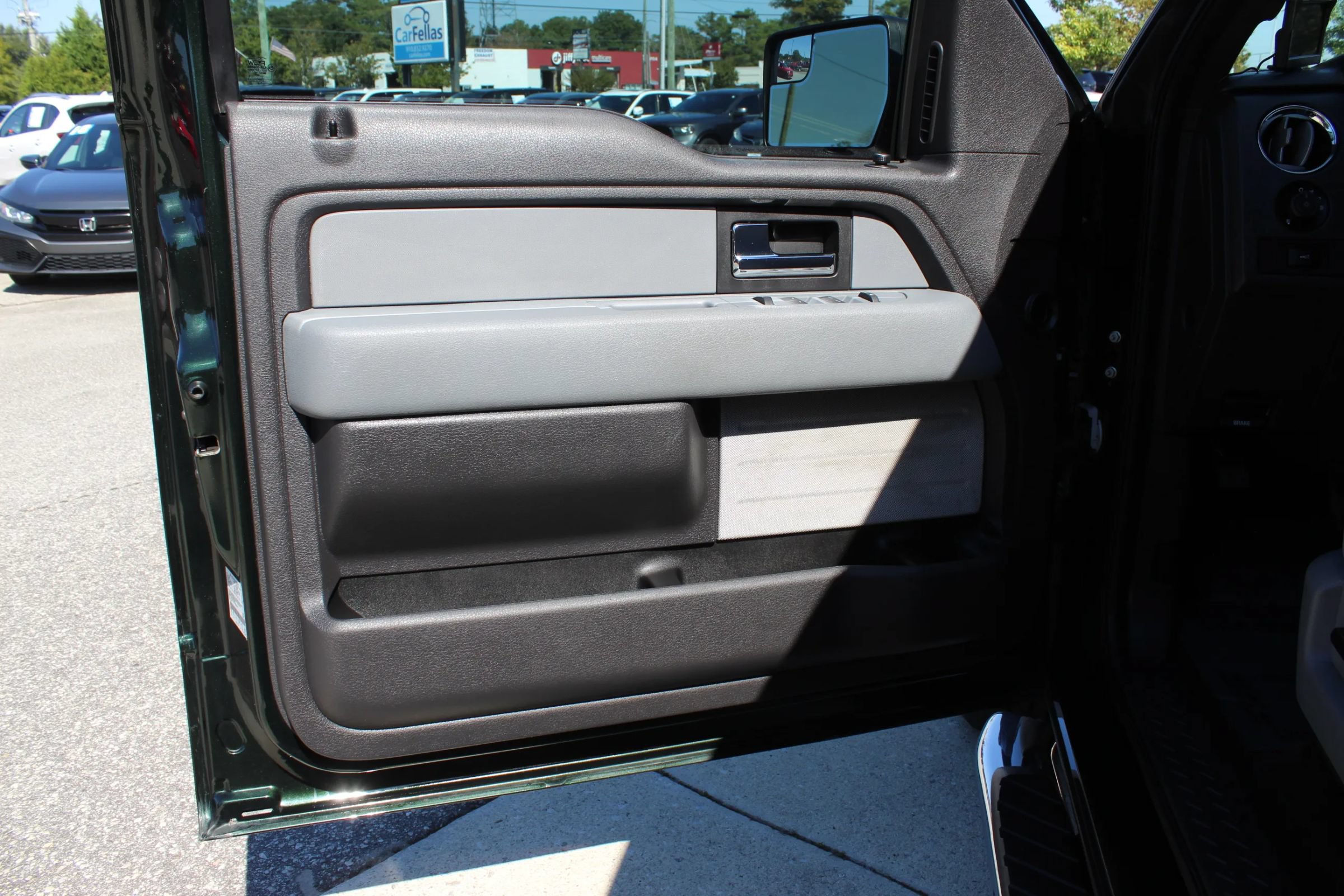 Used 2014 Ford F150 XLT w/ XLT Chrome Package RWD image 11
