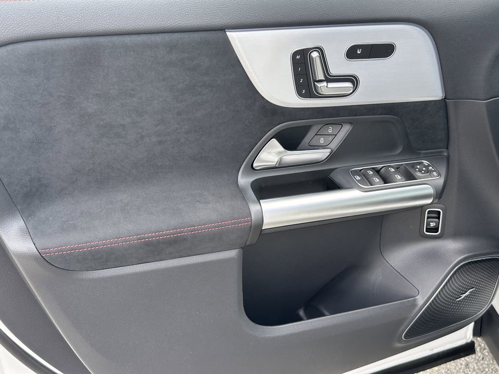 New 2026 Mercedes-Benz GLA 35 AMG 4MATIC image 11