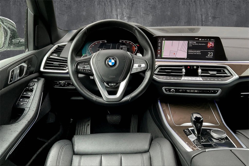 Used 2022 BMW X5 xDrive40i w/ Parking Assistance Package image 8