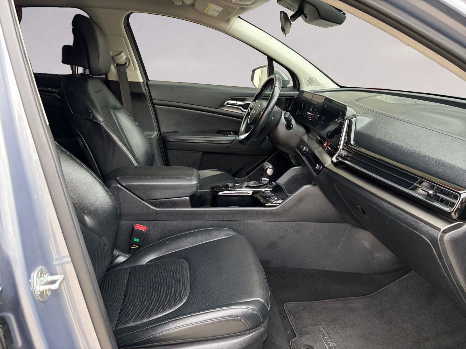 Used 2023 Kia Sportage EX image 15