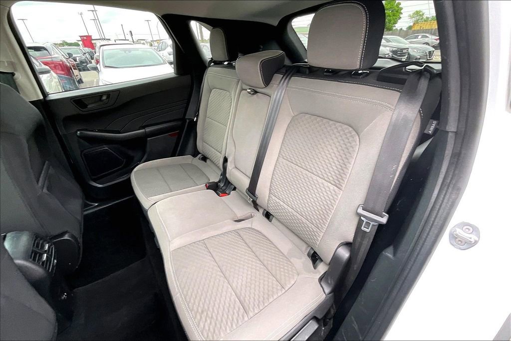 Used 2022 Ford Escape SE w/ SE Sport Appearance Package FWD image 36