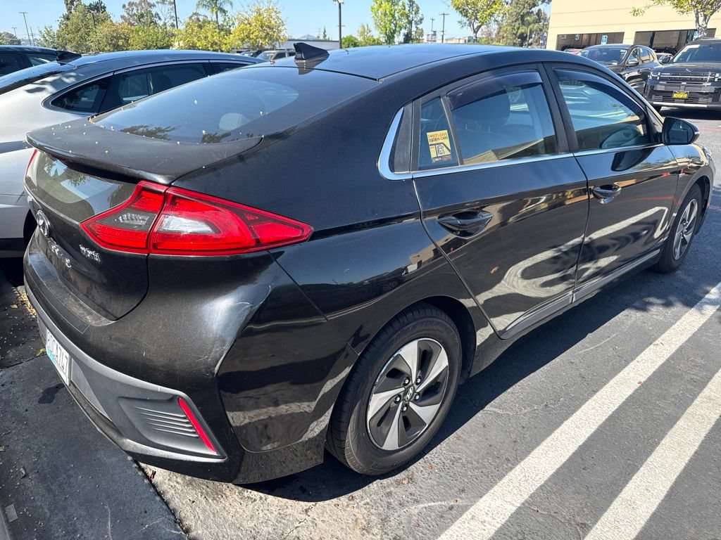 Used 2017 Hyundai Ioniq SEL FWD image 4