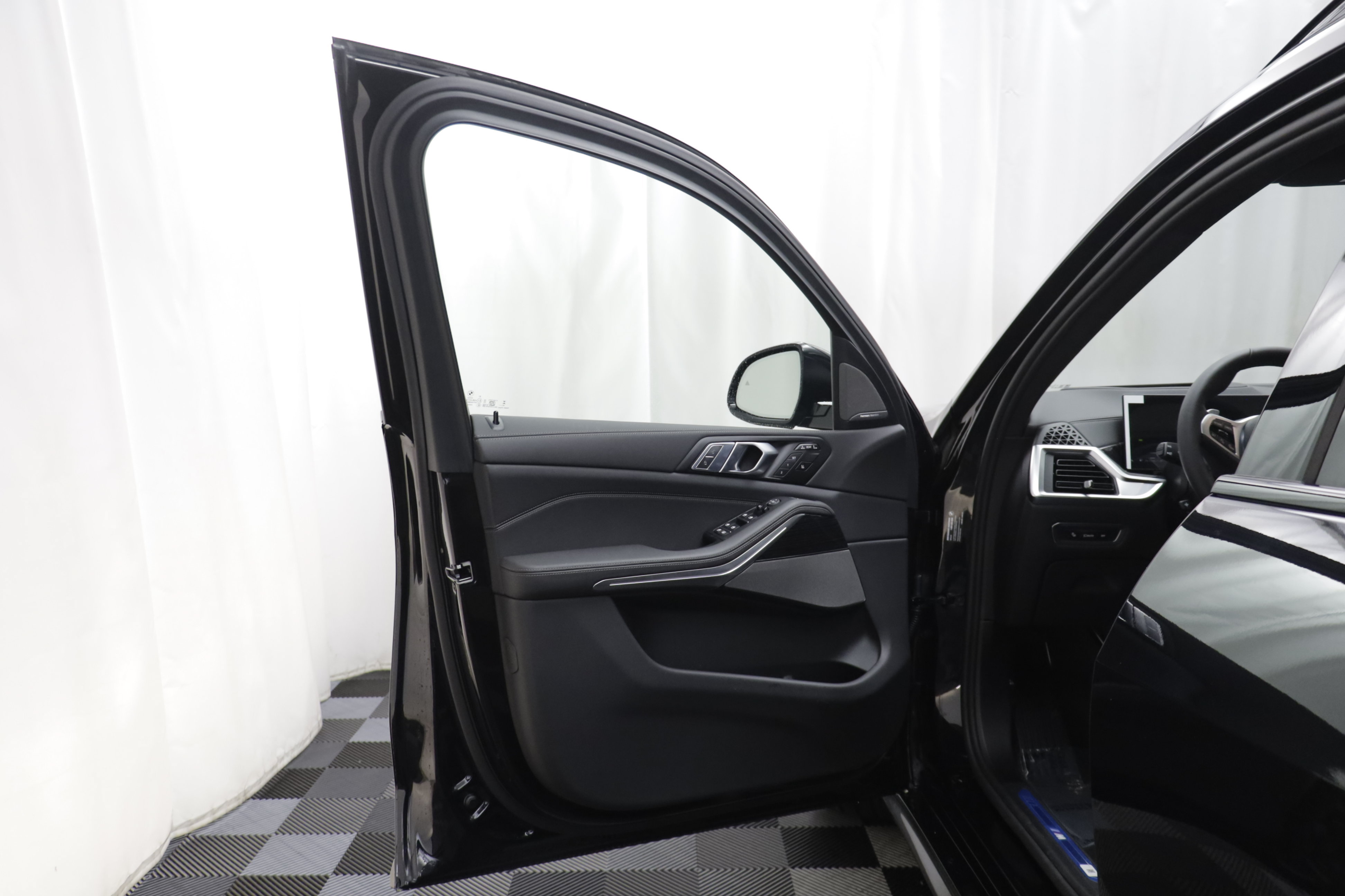 New 2027 BMW X7 xDrive40i w/ M Sport Package AWD/4WD image 5