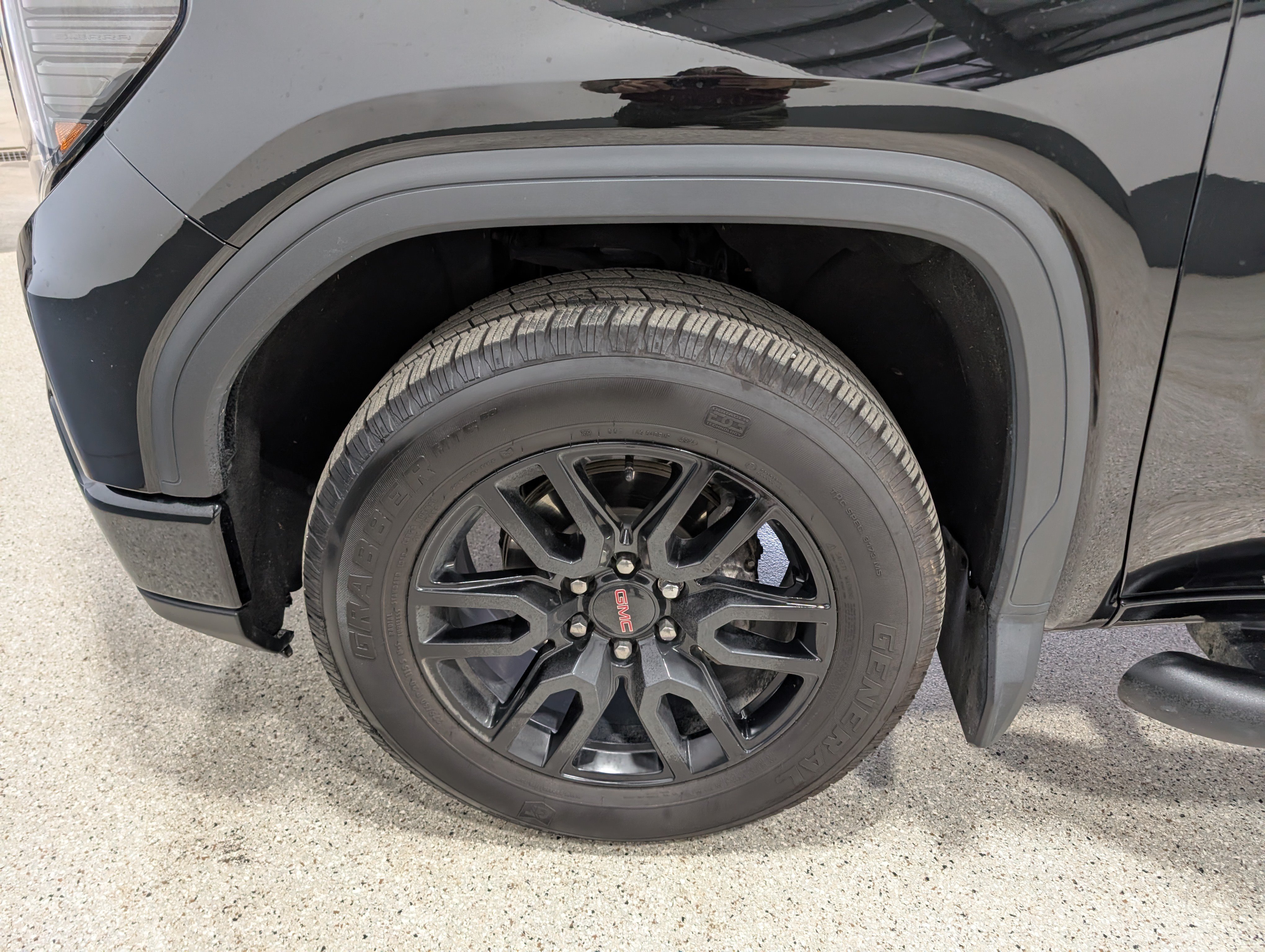 Used 2024 GMC Sierra 1500 Elevation w/ Preferred Package AWD/4WD image 11