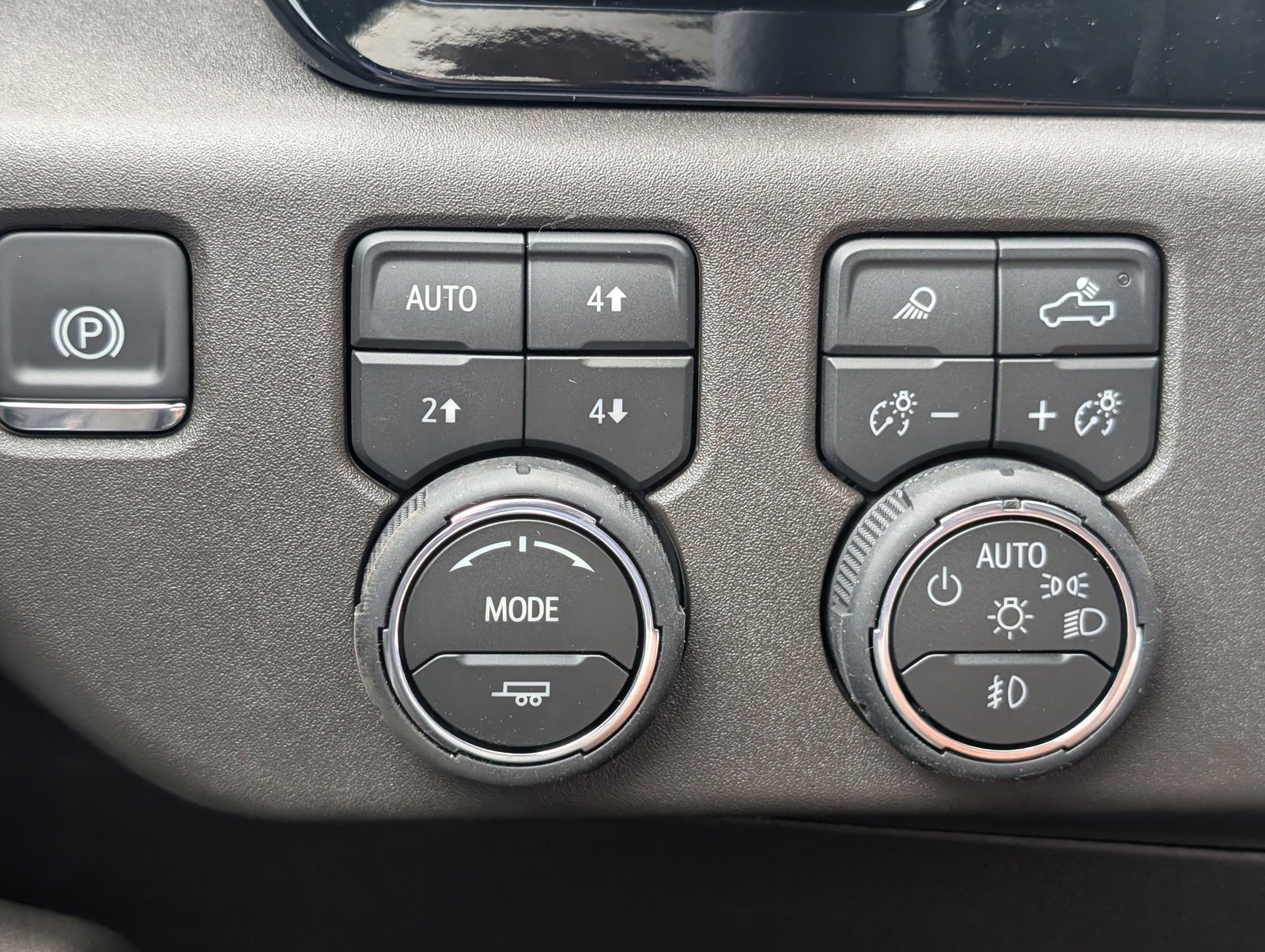 New 2026 Chevrolet Silverado 2500 LTZ w/ LTZ Premium Package image 9