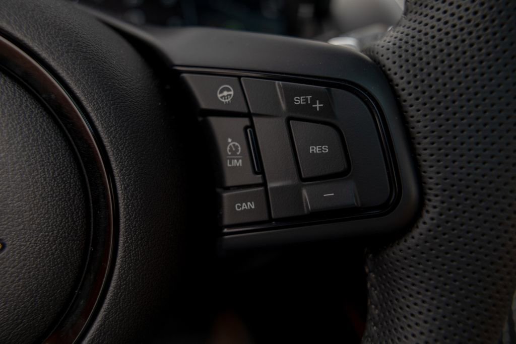 Used 2024 Jaguar F-TYPE R AWD/4WD image 29
