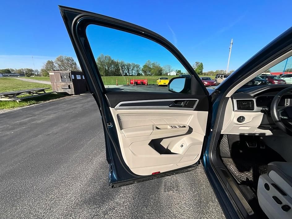 Used 2021 Volkswagen Atlas SEL Premium AWD/4WD image 23
