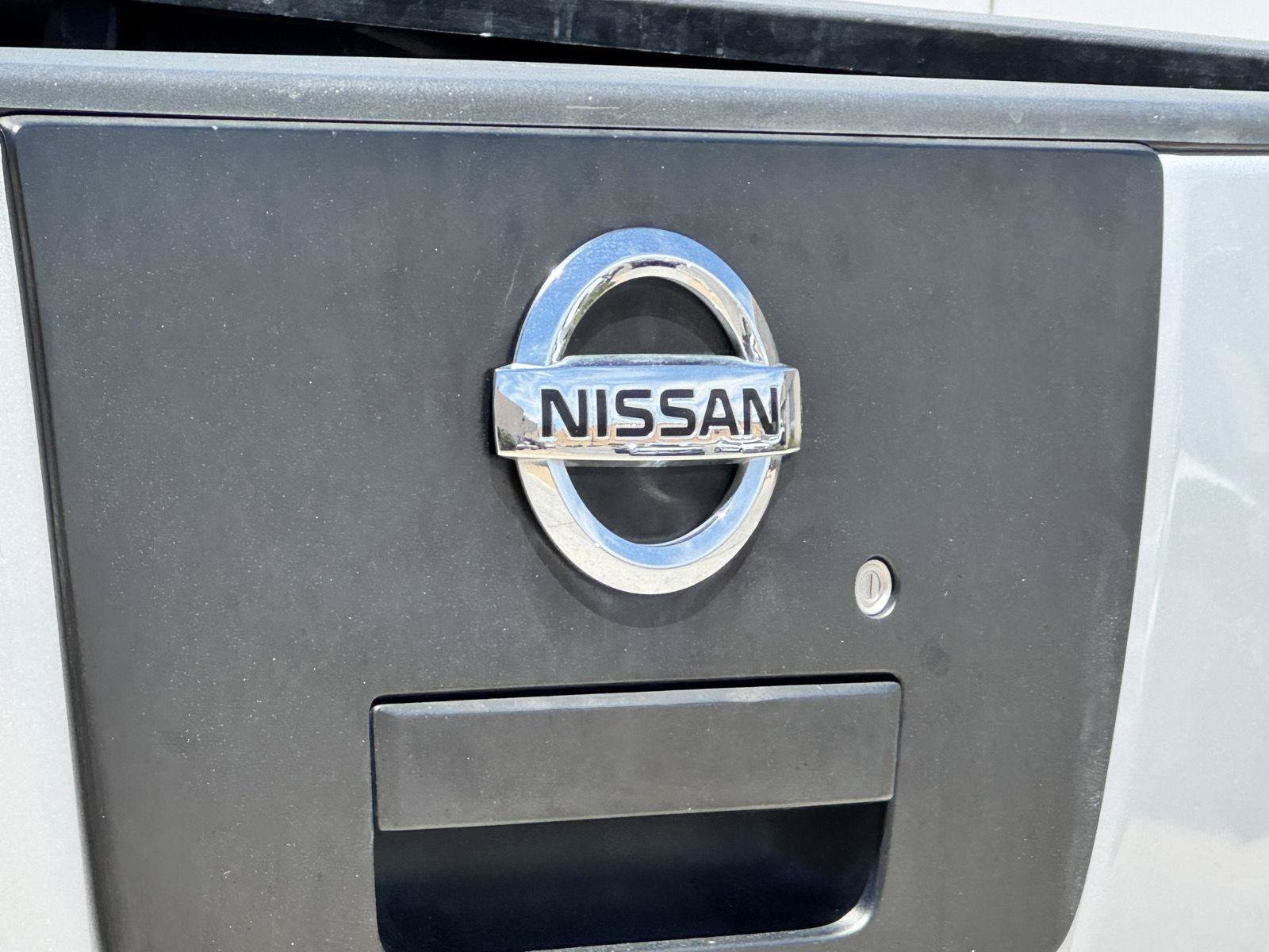 Used 2011 Nissan Titan SV RWD image 14