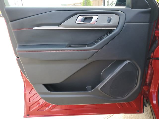 Used 2025 Ford Explorer ST-Line image 19