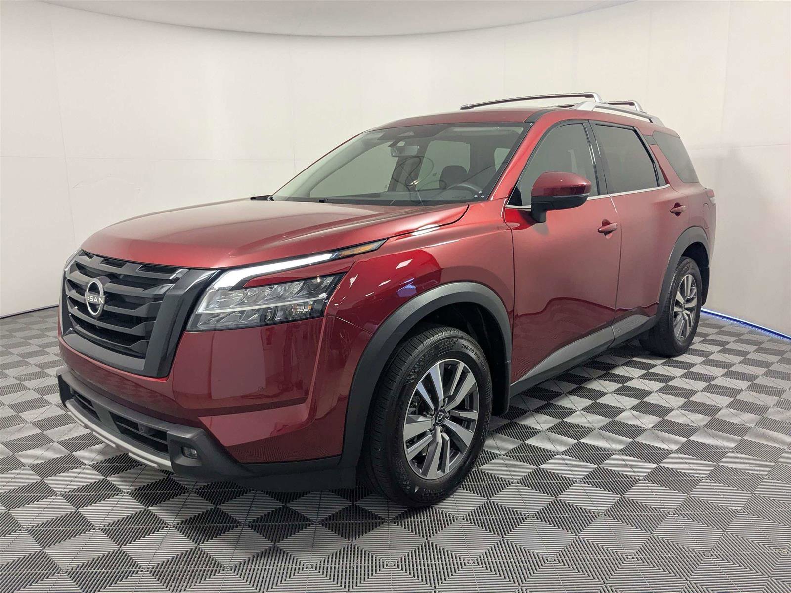 Used 2023 Nissan Pathfinder SL w/ Lighting Package (N92) video 2