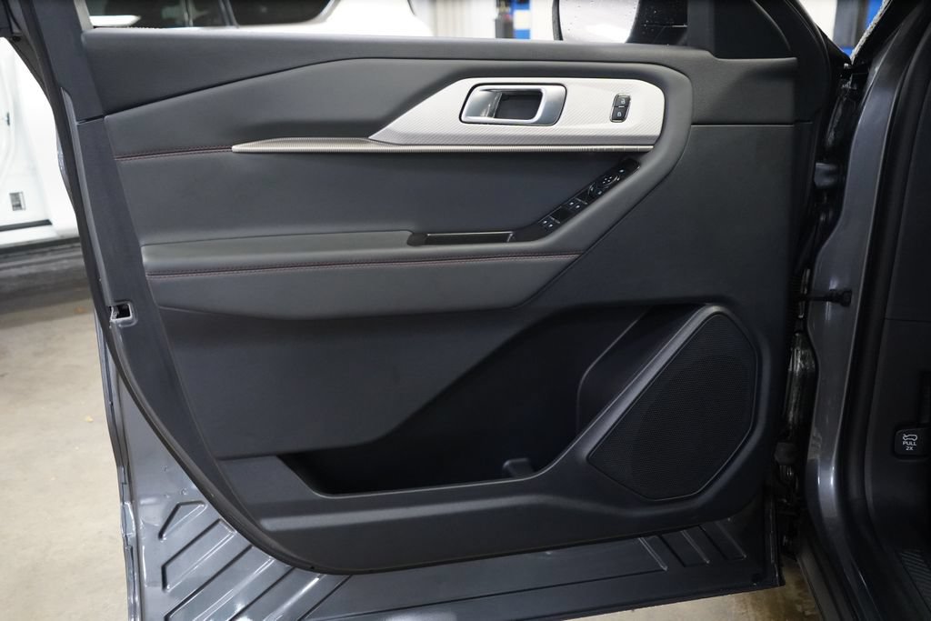 New 2026 Ford Explorer Active RWD image 16