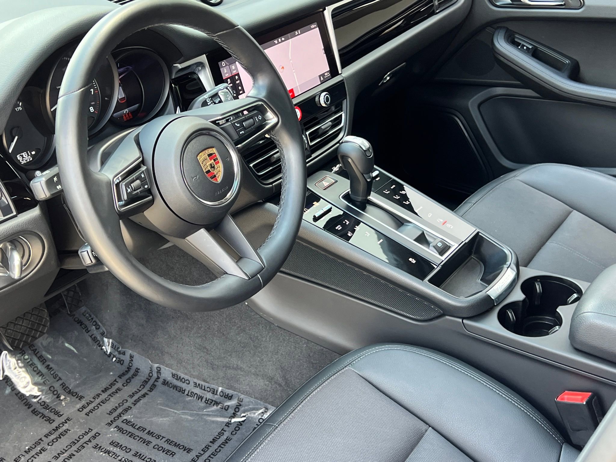 Used 2024 Porsche Macan AWD/4WD image 2