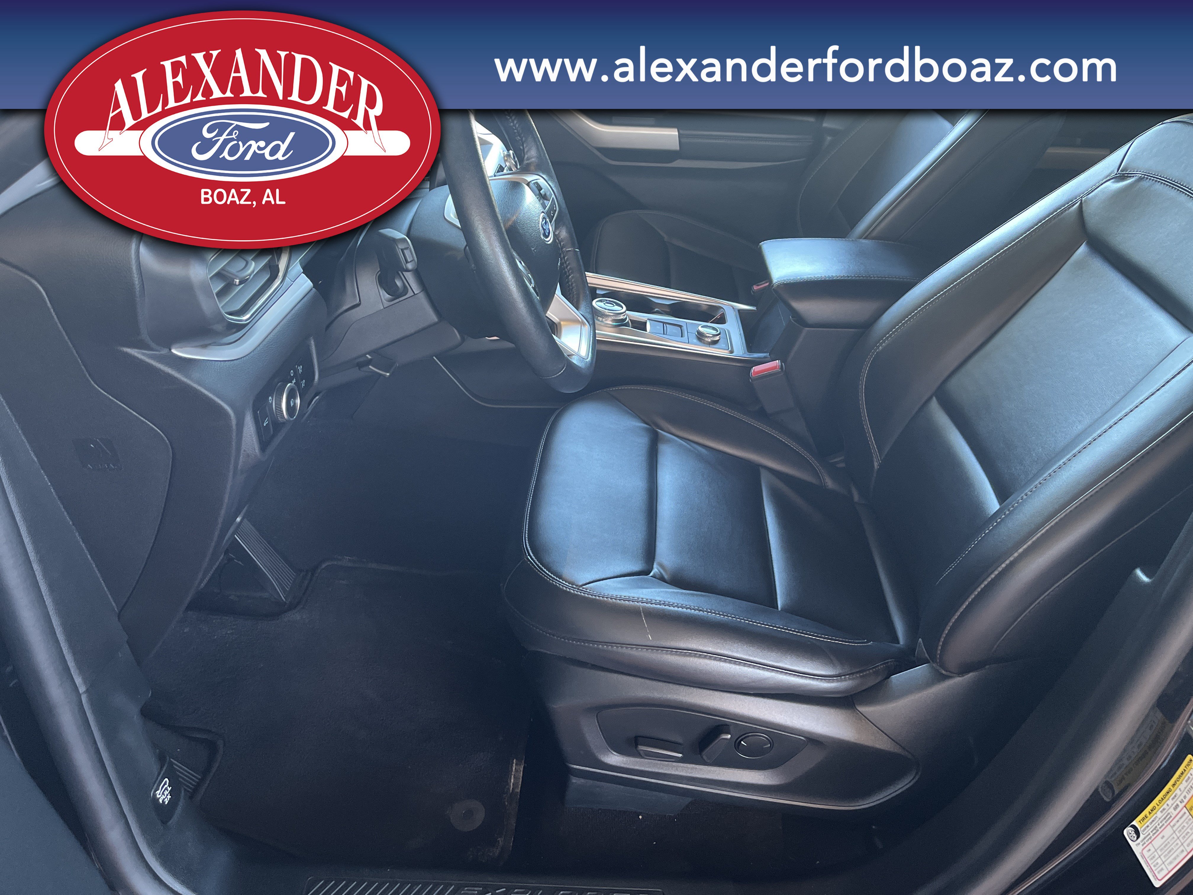 Used 2023 Ford Explorer XLT w/ Equipment Group 202A AWD/4WD image 8
