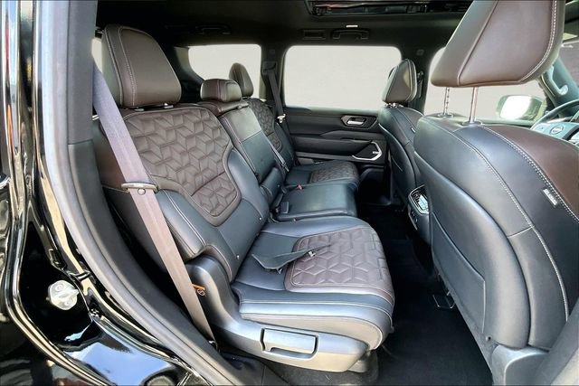 Used 2025 Nissan Armada Platinum Reserve image 24