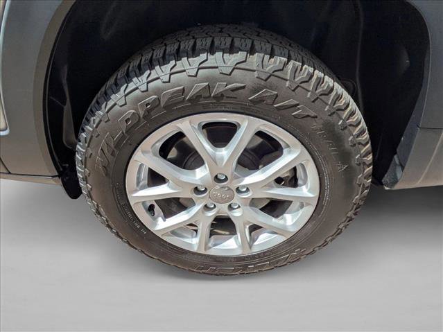 Used 2018 Jeep Cherokee Latitude image 9