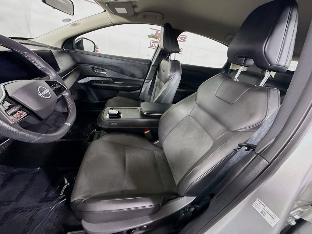 Used 2023 Nissan Ariya AWD image 25