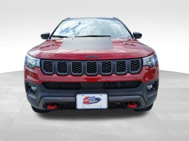 Used 2026 Jeep Compass Trailhawk w/ Trailer Tow Group AWD/4WD image 8