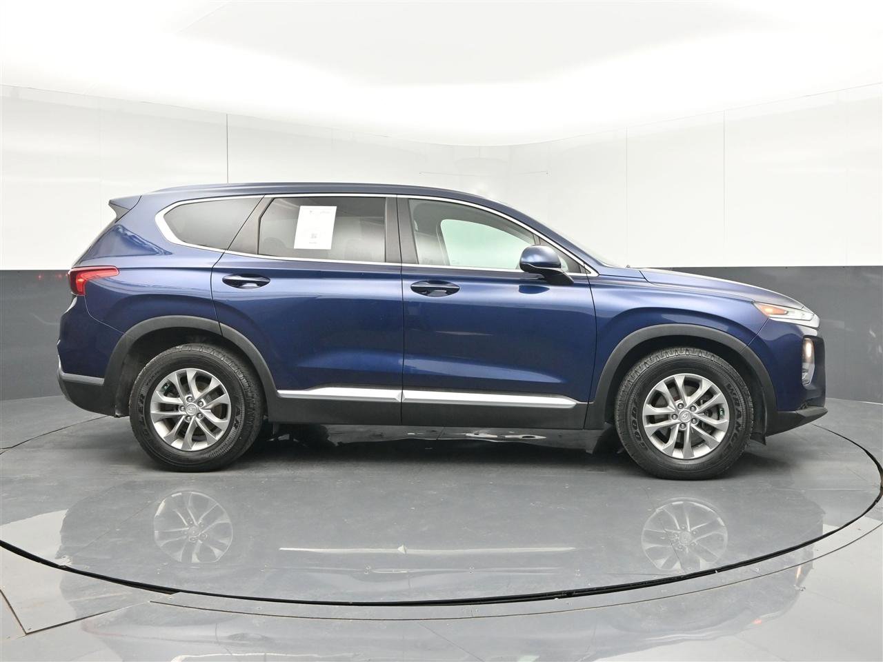 Used 2019 Hyundai Santa Fe SE image 4